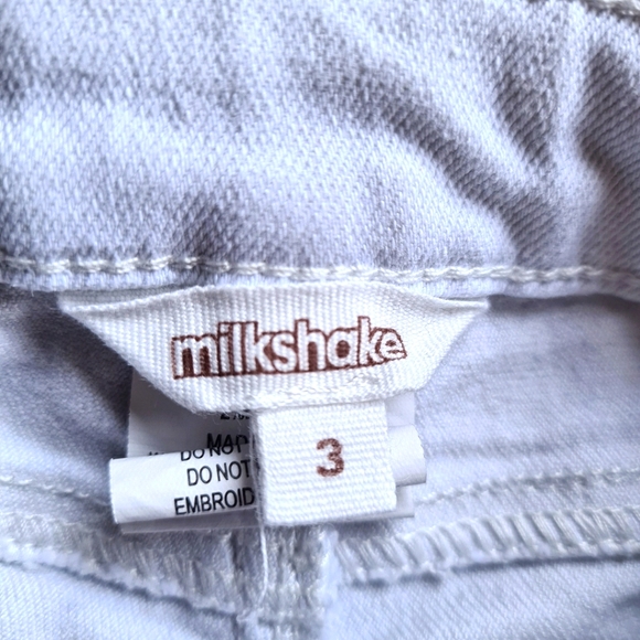 2 x size 3 stretch denim shorts - Picture 3 of 3